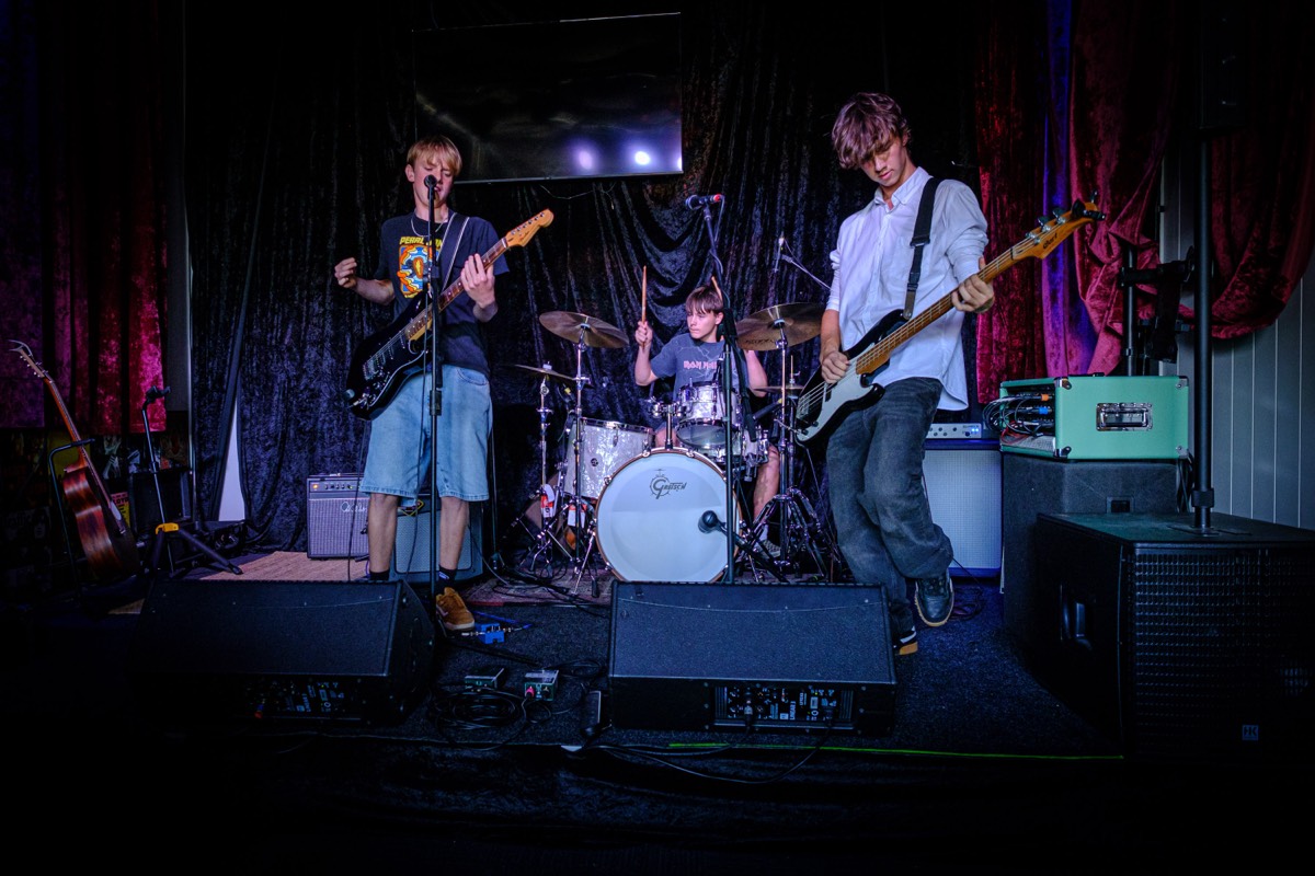Two Charlies & Eli performing