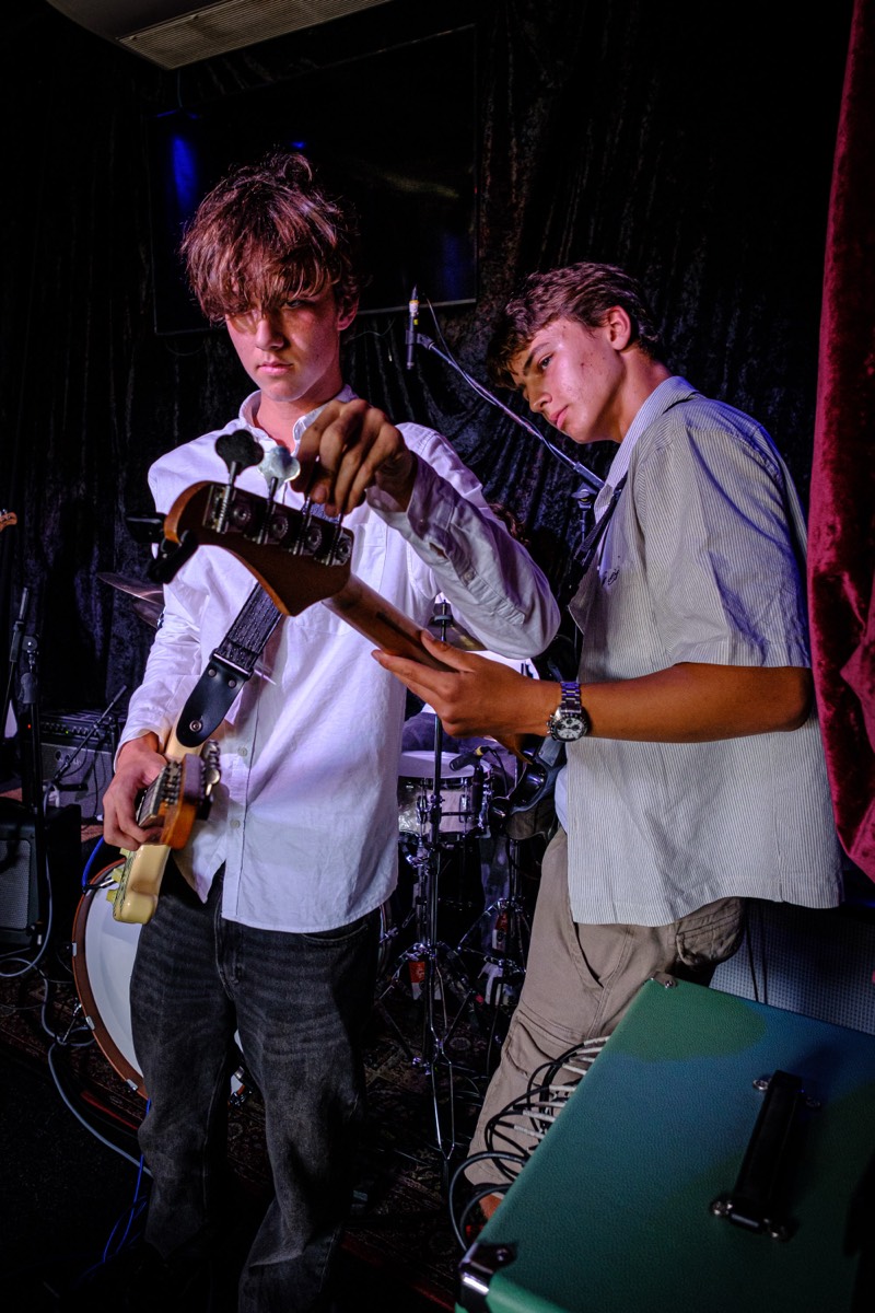 The White Collars performing