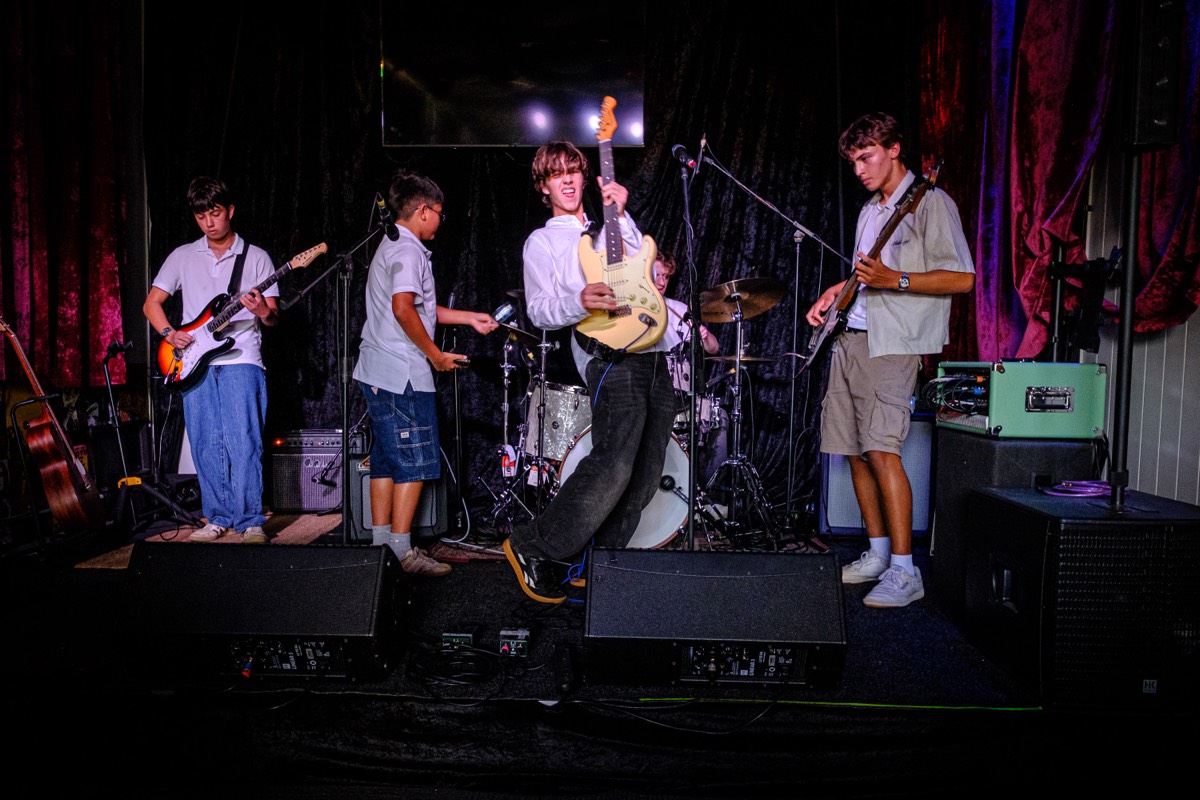 The White Collars performing