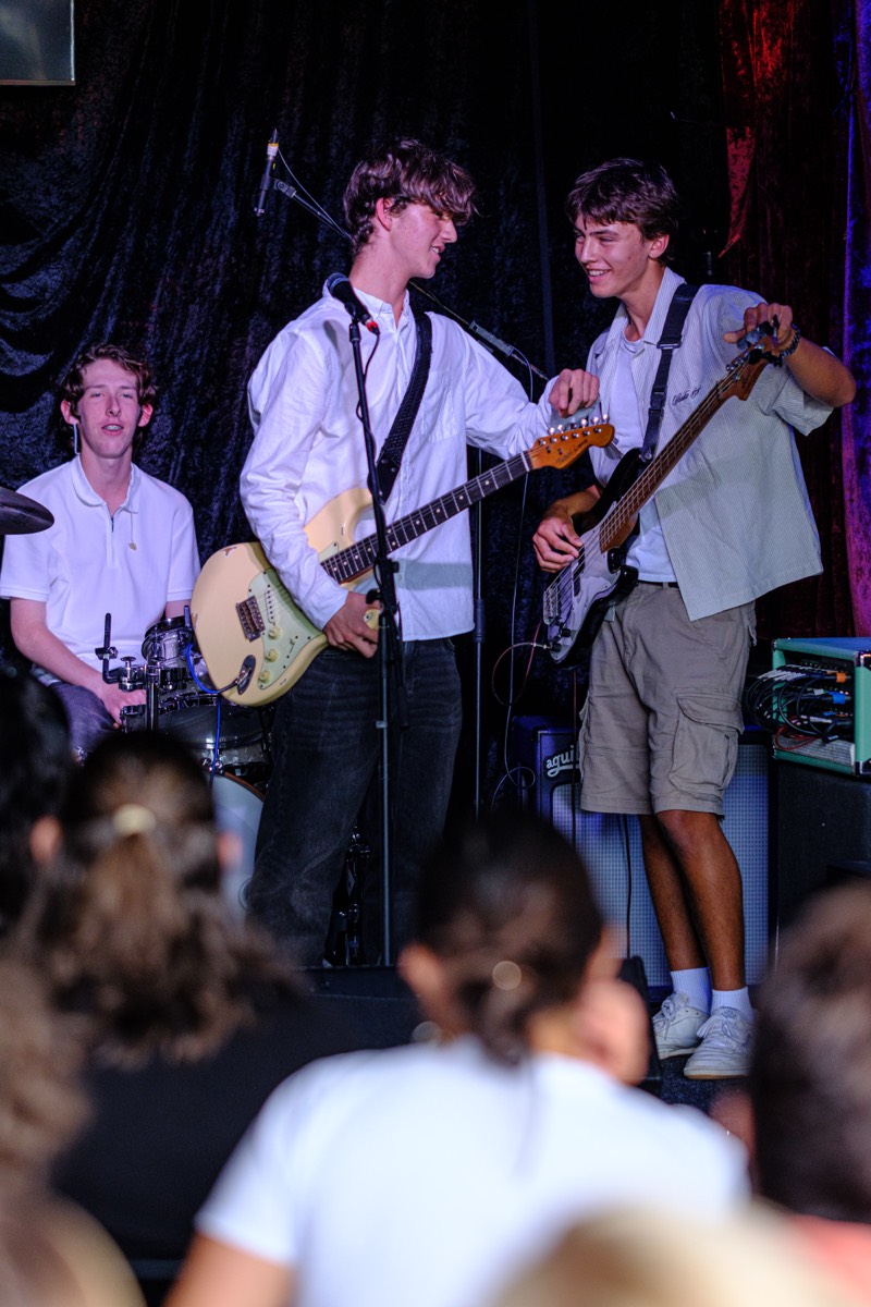 The White Collars performing
